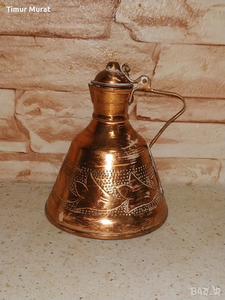 предлагам стар Албански меден Гюм вместимост 250 мл., снимка 1