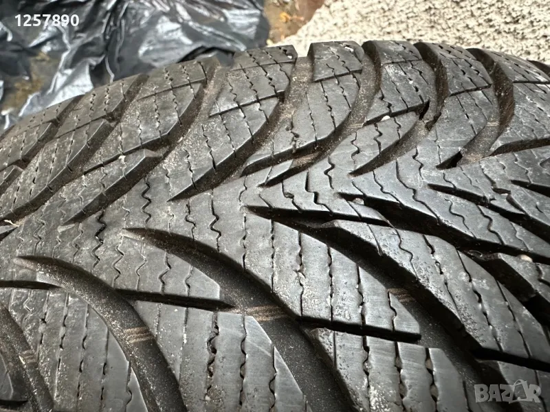 Goodyear UltraGrip 205/55/16 , снимка 1