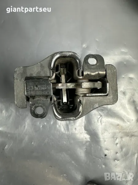 Заключалка Преден Капак за Мерцедес Mercedes-benz W203 A2038800060, снимка 1