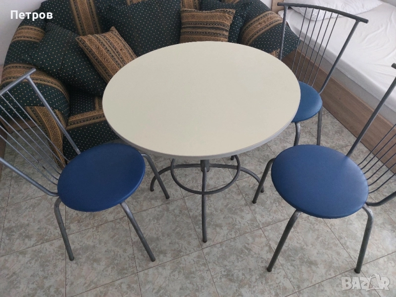 Комплект Кръгла маса с 4 стола, налични 4 комплекта, снимка 1