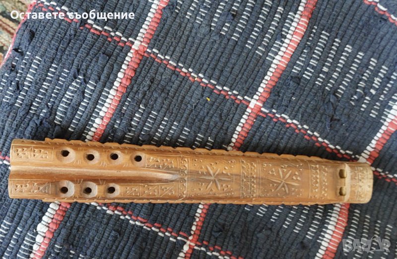 Стара дървена свирка с дърворезба , снимка 1