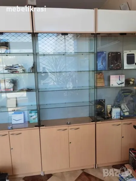 5 броя витрини със стъкла, осветление, ключалки и зона за надпис.Топ цена!, снимка 1