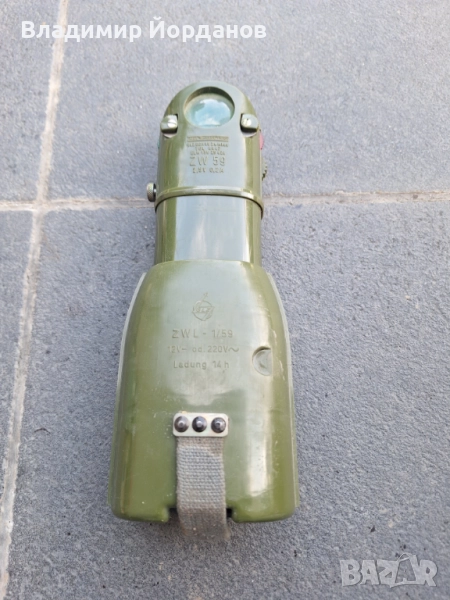  Военен фенер с три основни светлини и зарядно, снимка 1