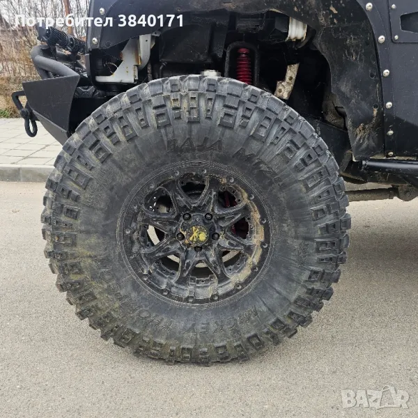 Продавам 5  броя гуми Mickey thompson 40x13.5r17, снимка 1