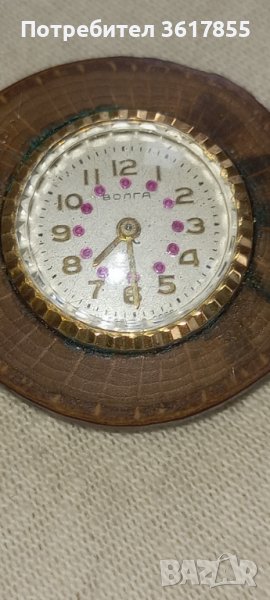 Волга механичен часовник позлата и рубини , снимка 1