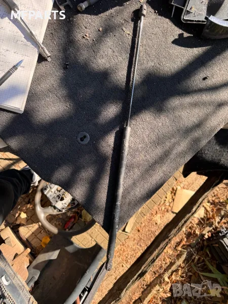 Преден ляв амортисьор за преден капак за Mercedes E class W211, снимка 1