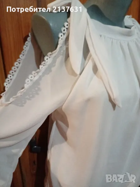 ДАМСКА БЯЛА ОФИЦИАЛНА БЛУЗА с отворени рамена - Размер М / L , снимка 1