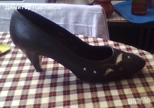 Дамски обувки ,естествена кожа  ,цвят бял и черен ,нови 
