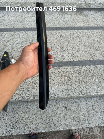 Черна лайсна на малко дясно задно триъгълно стъкло на Audi A8 D4 H4 Long само за 50лв. 4h4853378