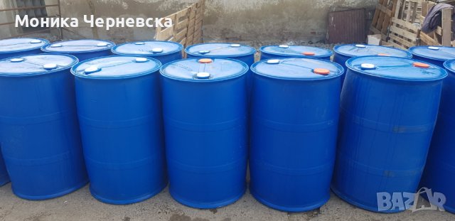 Пластмасови бидони 200л