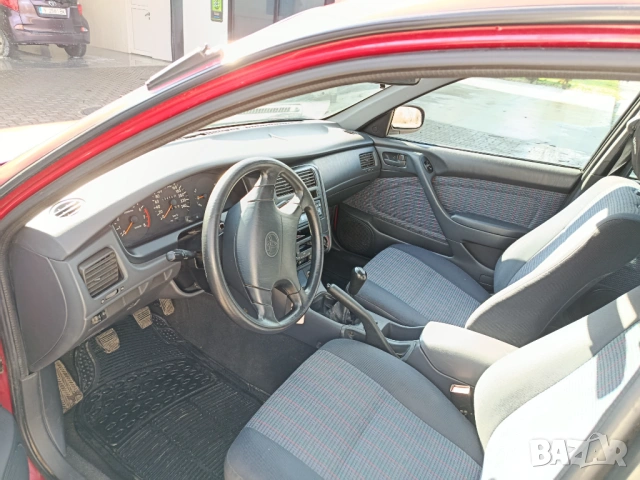 Продава Тойота Карина , снимка 6 - Автомобили и джипове - 53658643