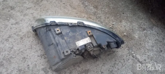 Десен фар Chrysler Voyager IV, снимка 2 - Части - 49613314