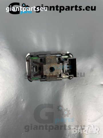 Бутон прозорец за Мерцедес Mercedes W204 , A2049057601, снимка 3 - Части - 40411110