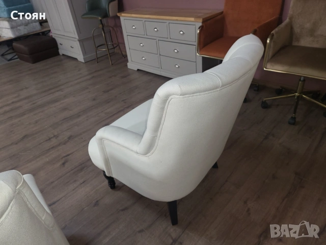 Два броя светло кремави фотьойли от плат, снимка 6 - Дивани и мека мебел - 53802846