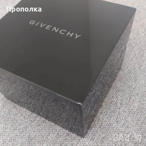  Оригинална кутия за часовник Givenchy , снимка 2 - Други - 49242268