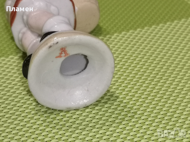 Fasold & Stauch Стара немска порцеланова фигура - момиче с кошница, снимка 8 - Колекции - 44589688