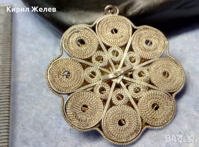 СТАРИНЕН ФИЛИГРАНЕН СРЕБЪРЕН МЕДАЛЬОН ЦВЕТЕ СРЕБРО ВИСОКА ПРОБА с ВЪРТЯЩИ се ФЛОРАЛНИ ЕЛЕМЕНТИ 25292, снимка 2 - Антикварни и старинни предмети - 49886635