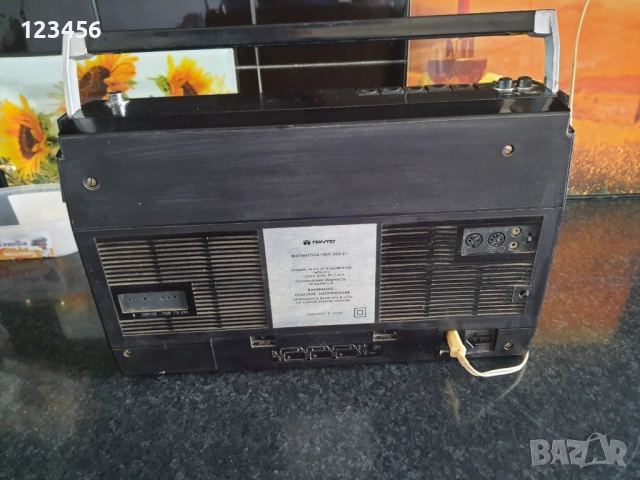 Радиокасетофон-VEF-260-2, снимка 2 - Радиокасетофони, транзистори - 51541557