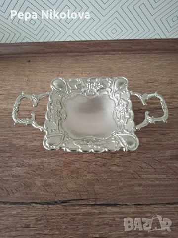 Посребрена бонбониера