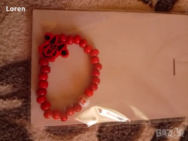 Ново!Гривнички с Мики Маус от дървен материал , снимка 5 - Гривни - 48787512