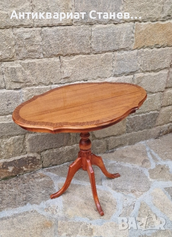 Елегантна овална масичка