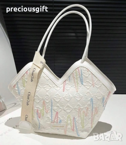 Дамска голяма бяла чанта, снимка 2 - Чанти - 53289735