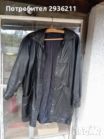 Продавам ново дамско кожено яке.