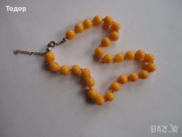 Страхотно колие гердан бакелит , снимка 2 - Колиета, медальони, синджири - 49148366