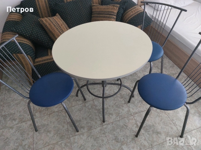 Комплект Кръгла маса с 4 стола, налични 4 комплекта