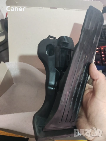 Потенциометър за педала на газта VW Passat B7 / CC 2.0tdi 170 hp DSG Автоматик, снимка 4 - Части - 53386965