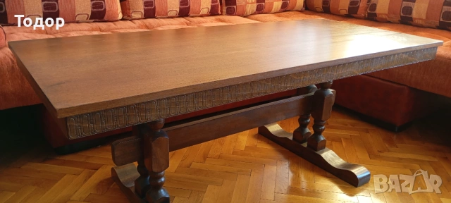 Масивна ретро холна маса