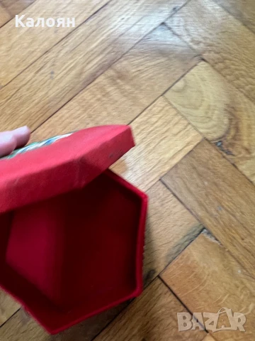 Кутия за бижута с флорални мотиви, снимка 4 - Антикварни и старинни предмети - 51223519