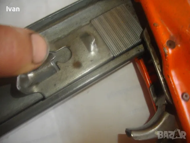 HOLZ-HER Typ B 3412 - Made in Germany Строителен ПНЕВМАТИЧЕН ТАКЕР ЗА СКОБИ 16-41мм Отличен Голям , снимка 5 - Други инструменти - 47782015