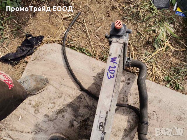 Воден радиатор водно охлаждане Мерцедес Ц клас Mercedes W203 C class C220 Ц220 С220 ЦДИ CDI, снимка 2 - Части - 42409032