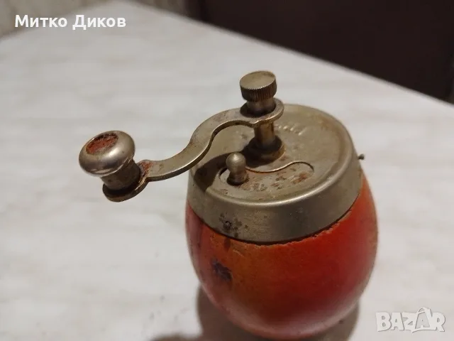 машинка винтидж за смилане на пипер Родина от соца