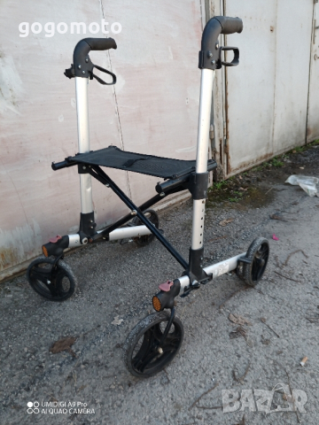 ролатор ДВОЙНО СГЪВАЕМ, проходилка алуминиева, олекотена конструкция, снимка 4 - Ролатори - 44717070