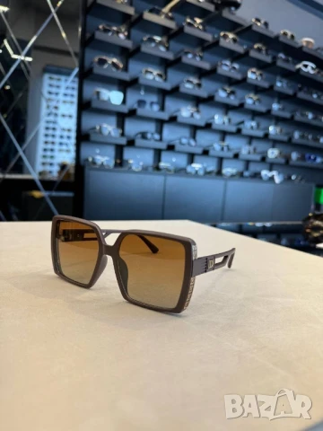 очила с черен обикновен калъф и ув защита christian dior 