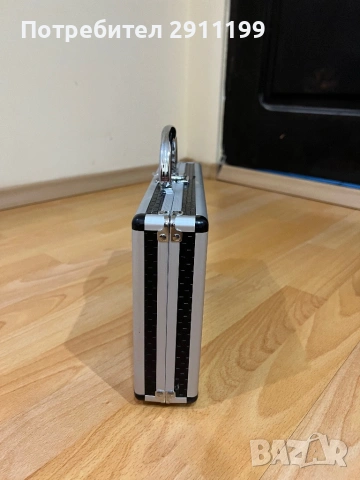 Малък алуминиев куфар, снимка 4 - Куфари с инструменти - 53785121