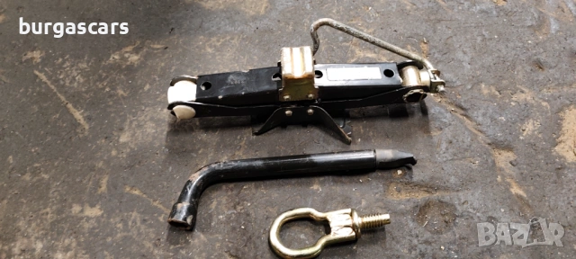 Крик кука ключ за гуми Ford Fusion 