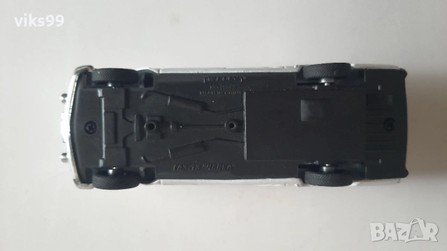 ЧАЙКА ГАЗ-13 Welly - Мащаб 1:43, снимка 8 - Колекции - 53175248