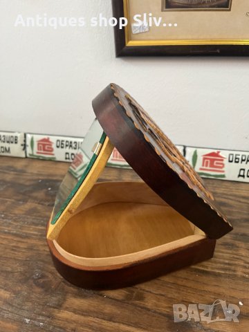 Колекционерска дървена кутия с огледало. №1950