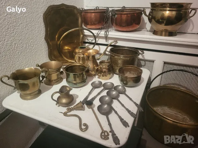 Стари брозови, бакърени, антични съдове за декорация