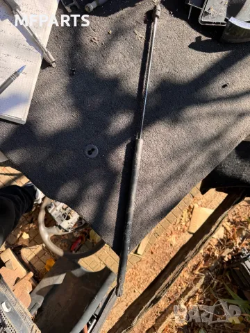 Преден ляв амортисьор за преден капак за Mercedes E class W211