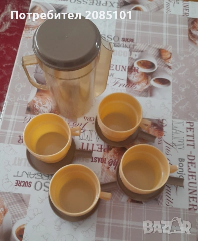 Пластмасов сервиз с кана за чай и кафе, снимка 3 - Сервизи - 53506910