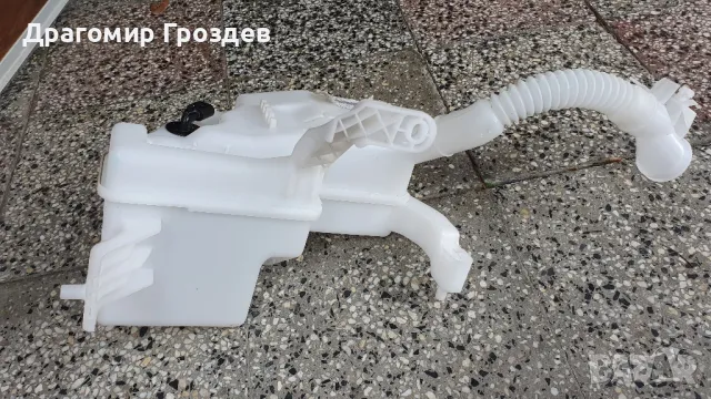 Оригинален резервоар за стъклопочистваща течност за Mercedes GLA (H247) / Мерцедес GLA (след 2019г), снимка 2 - Части - 50315833