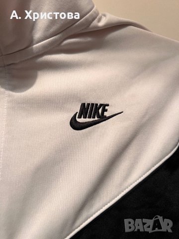 Nike суичър  ОРИГИНАЛЕН, снимка 2 - Спортни екипи - 41332659