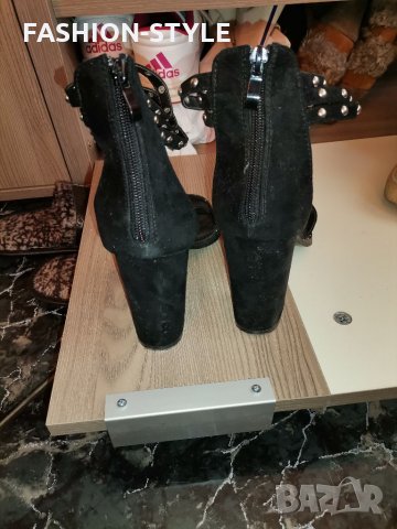 Елегантни обувки на ток, снимка 4 - Дамски обувки на ток - 35798607