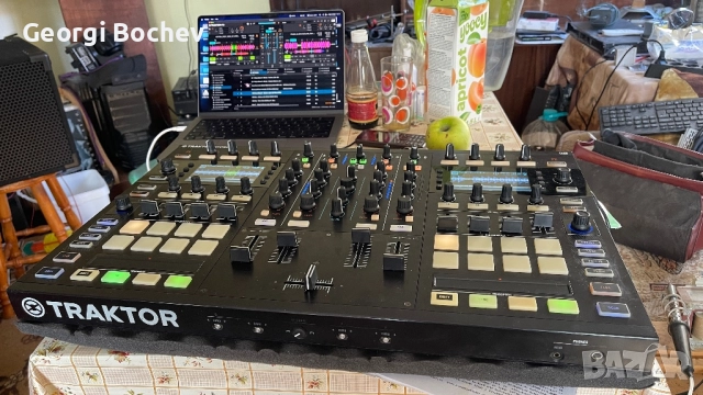 Dj контролер Traktor S8, снимка 2 - Ресийвъри, усилватели, смесителни пултове - 52524585