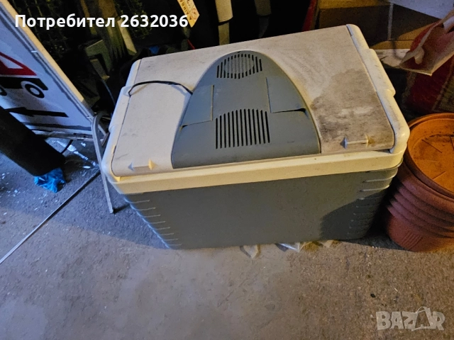 Продавам хладилник за къмпинг