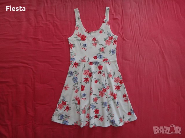 Нова бяла рокля на цветя DIVIDED by H&M